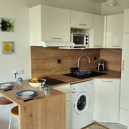 Apartment T2 With Garden And Terrace In Tourgeville