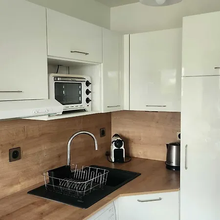 T2 With Garden And Terrace In Apartment Tourgeville