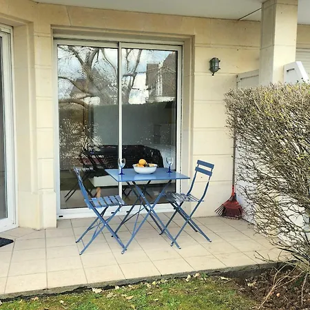 Lägenhet T2 With Garden And Terrace In