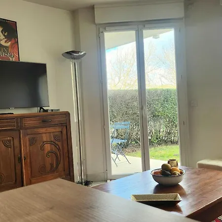 T2 With Garden And Terrace In Apartment Tourgeville