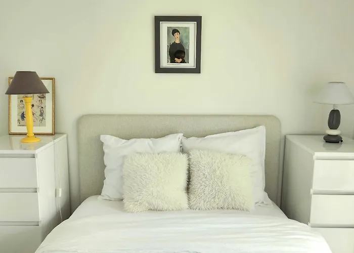 Apartament T2 With Garden And Terrace In *