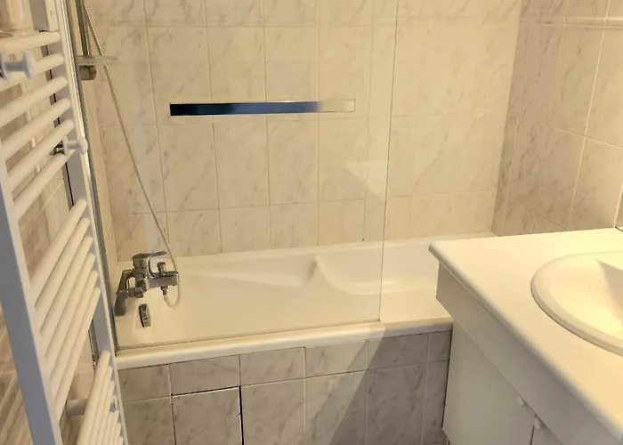 T2 With Garden And Terrace In Apartament *