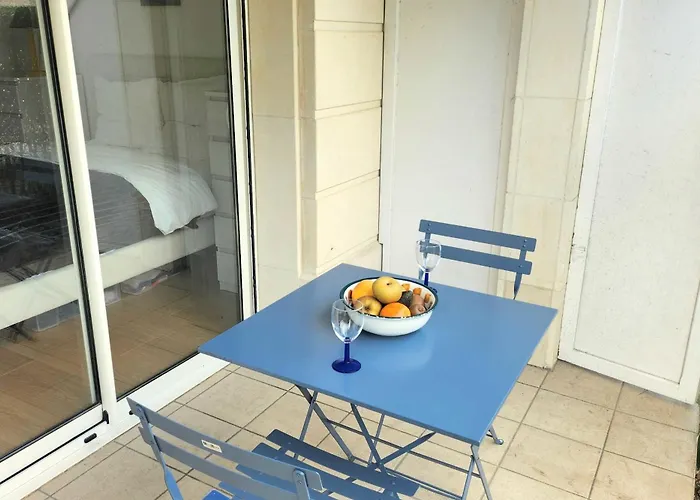 T2 With Garden And Terrace In * Tourgeville