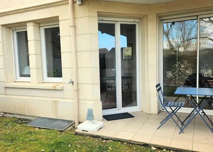 Apartament T2 With Garden And Terrace In