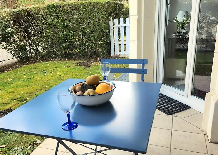 Apartament T2 With Garden And Terrace In Tourgeville